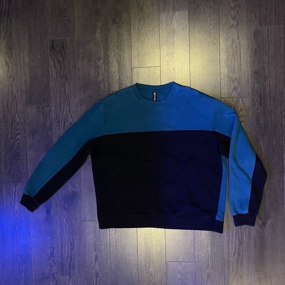 Askya Sweater​​​​​​​​​​